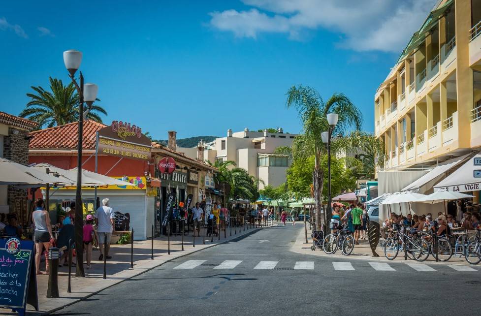 la favière commerces