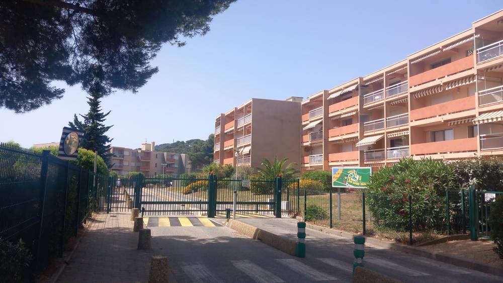 ENTREE RESIDENCE VOITURE