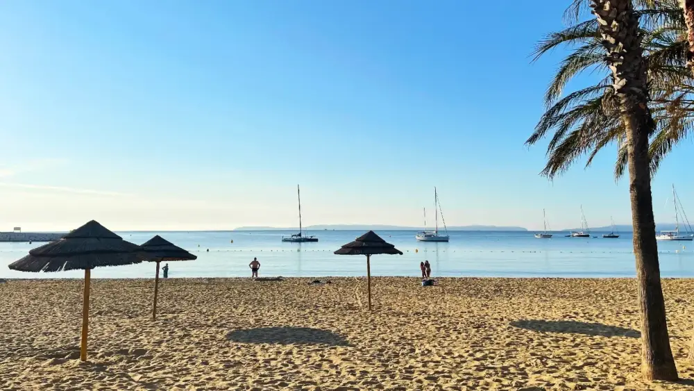 plage-centre-ville-lavandou