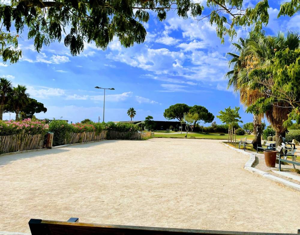 TERRAIN DE PETANQUE